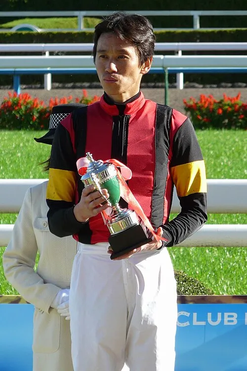 横山義行