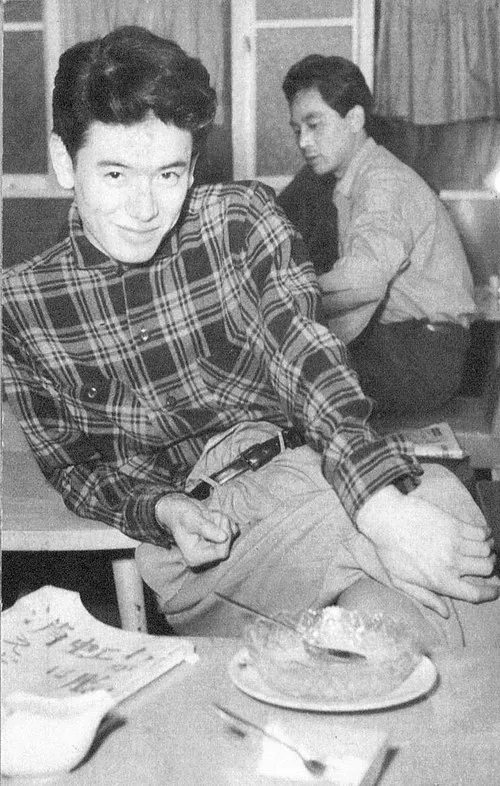 江原達怡