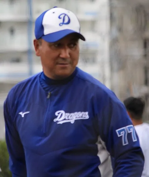 落合英二