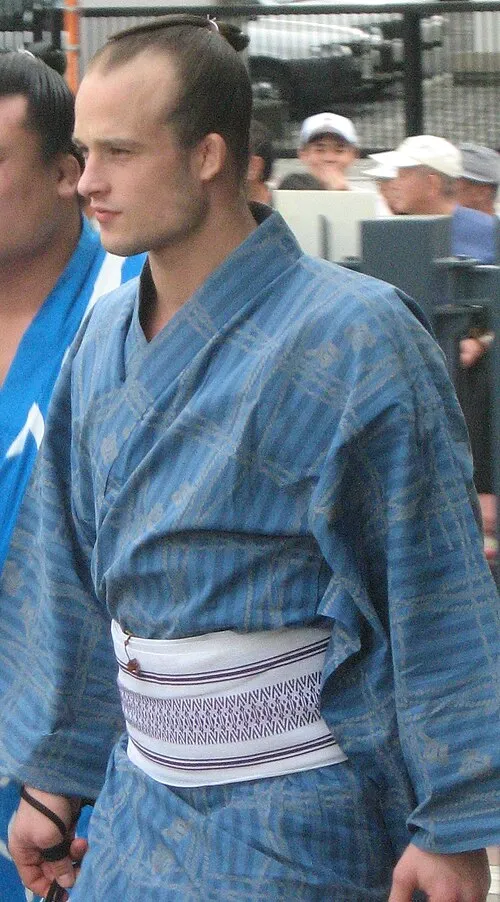 隆の山俊太郎