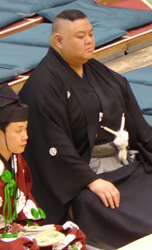 隆の鶴伸一