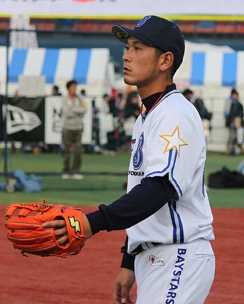 靍岡賢二郎