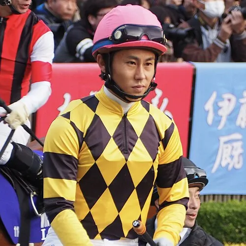 高倉稜