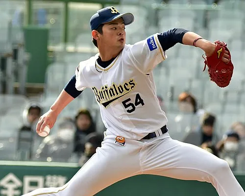 黒木優太