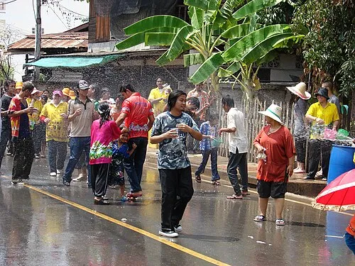 Laos, Thailand: Beginn des Songkran