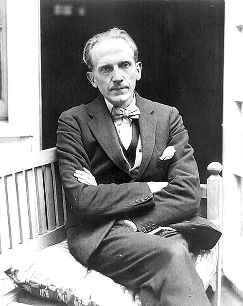 1882年 - A・A・ミルン、児童文学作家(+ 1956年)