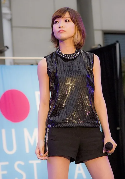 1989年 - May'n、歌手