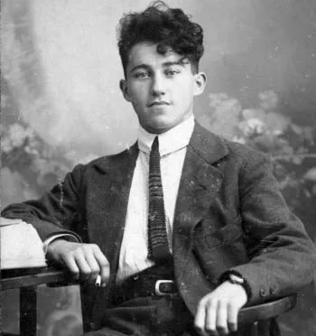 1900 - Adolf Dassler, Adidas firmasının kurucusu (ö. 1978)