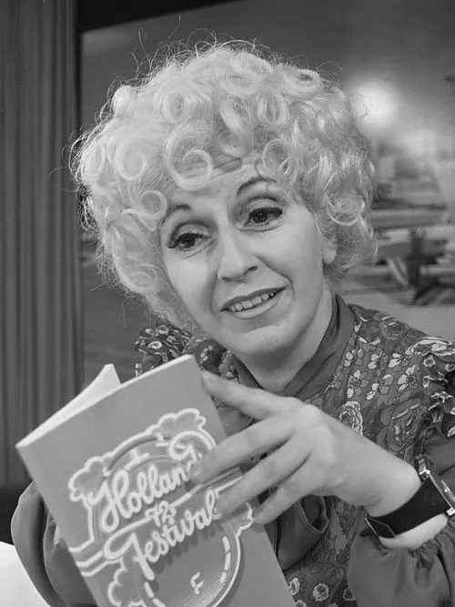 1983 : Cathy Berberian, cantatrice américaine d'origine arménienne (° 4 juillet 1925).