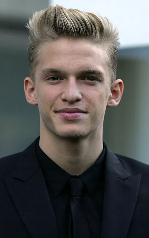 1997 : Cody Simpson, chanteur australien.