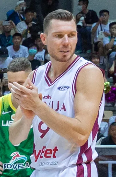 1989 : Dairis Bertāns, basketteur letton.