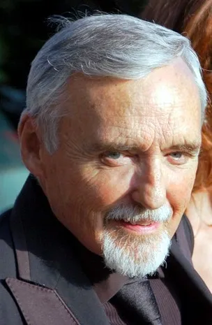 1936 - Dennis Hopper, Amerikalı oyuncu ve yönetmen (ö. 2010)