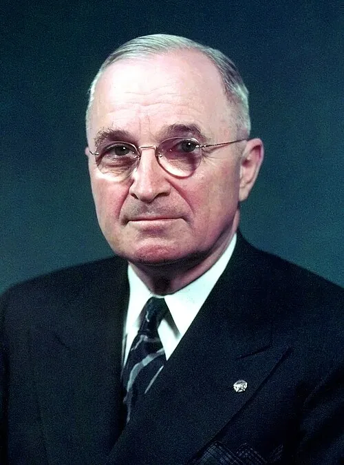 1972 : Harry S. Truman, homme politique américain, 33è président des États-Unis, de 1945 à 1953 (° 8 mai 1884).