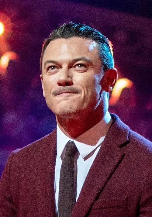 1979 - Luke Evans, Galli aktör