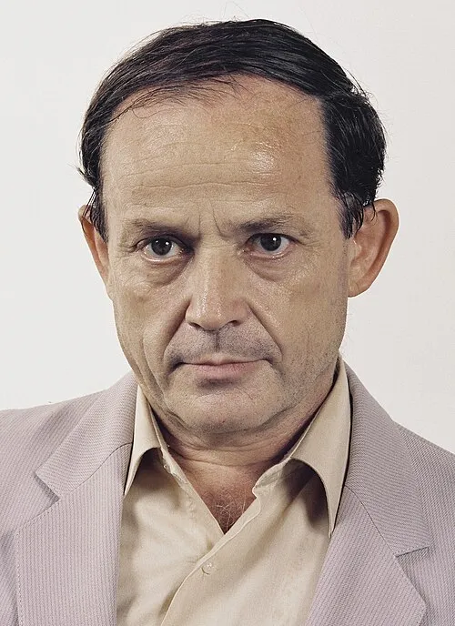 1929 : Max Simeoni, médecin et homme politique corse.