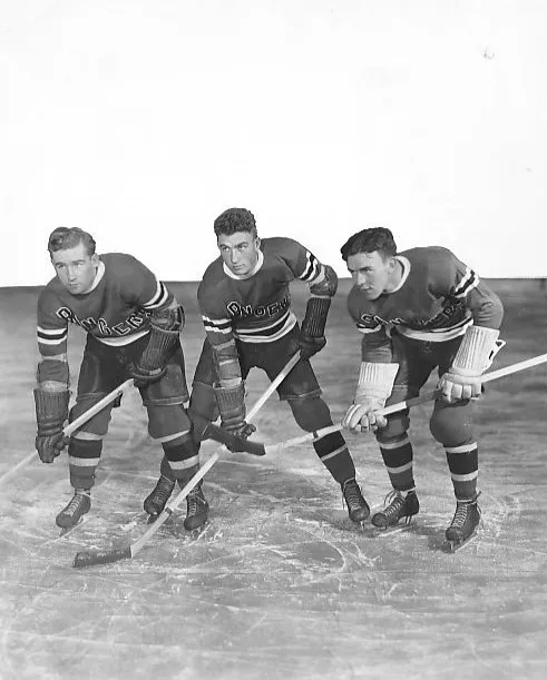 1987 : Neil Colville, hockeyeur professionnel canadien (° 4 août 1914).