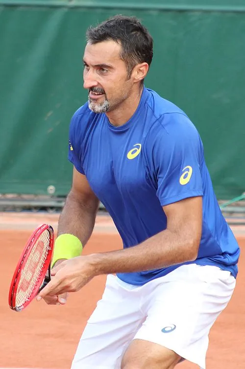1976 : Nenad Zimonjić, joueur de tennis serbe.