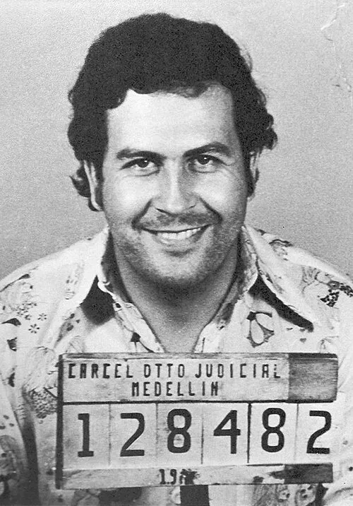 1949 - Pablo Escobar, Kolombiyalı uyuşturucu baronu (ö. 1993)