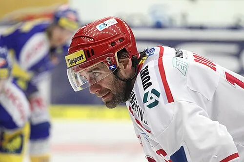 1976 : Radek Bonk, hockeyeur professionnel tchèque.