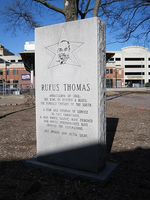 2001 : Rufus Thomas, chanteur américain (° 26 mars 1917).