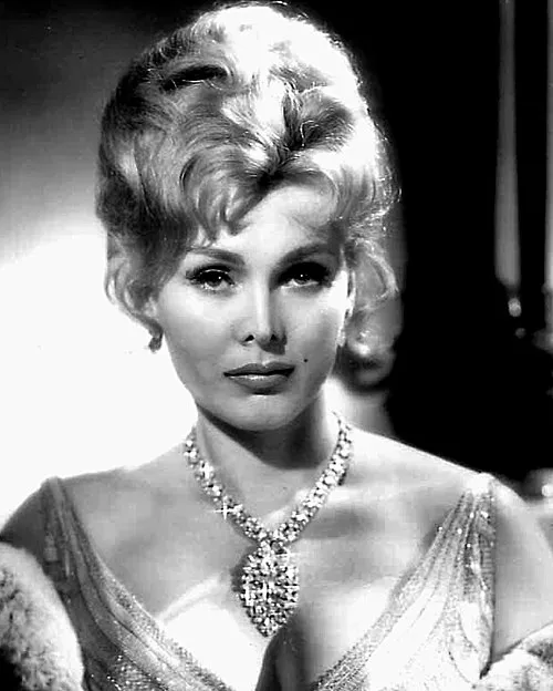 1917 - Zsa Zsa Gabor, Macar asıllı Amerikalı aktris ve televizyon yıldızı (ö. 2016)