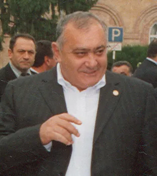 2007年 - アンドラニク・マルカリャン、アルメニア首相(* 1951年)