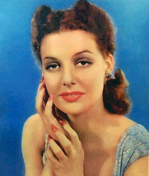 1915年 - アン・シェリダン、女優(+ 1967年)