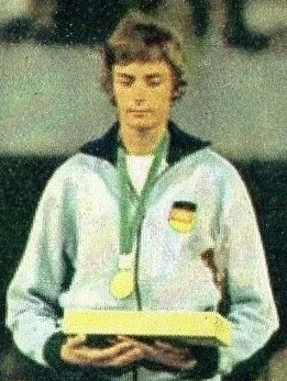 1942年 - イングリット・ベッカー、陸上競技選手
