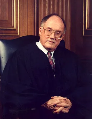 1924年 - ウィリアム・レンキスト、第16代アメリカ合衆国最高裁判所長官(+ 2005年)