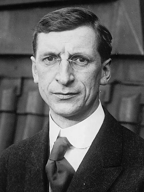 1882年 - エイモン・デ・ヴァレラ、政治家、初代アイルランド首相、第3代大統領(+ 1975年)