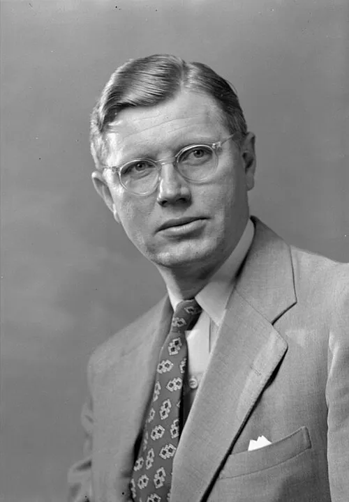 1957年 - エドガートン・ハーバート・ノーマン、外交官、日本学者(* 1909年)