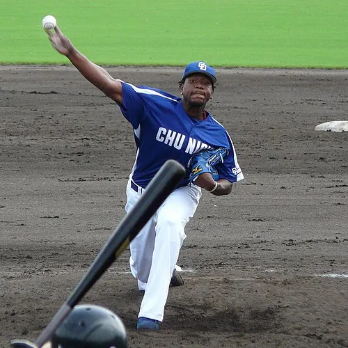 1985年 - エドワード・バルデス、元プロ野球選手