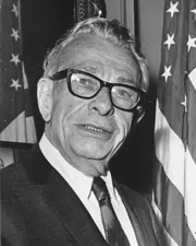 1896年 - エヴァレット・ダークセン、アメリカ合衆国上院少数党院内総務（+ 1969年）