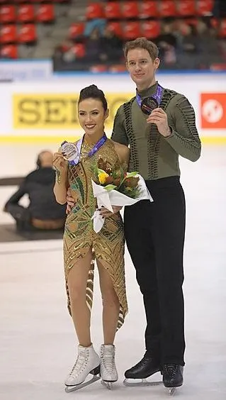 1989年 - エヴァン・ベイツ、フィギュアスケートアイスダンス選手