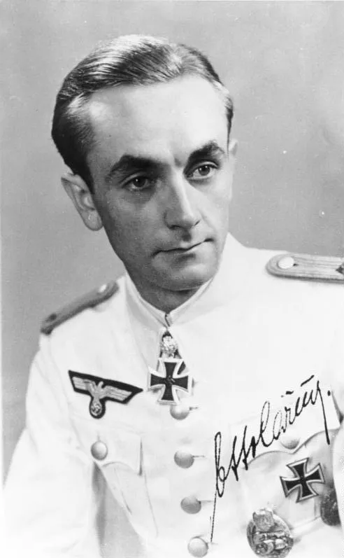 2015年 - オットー・カリウス、ドイツ国防軍の元戦車兵エース、薬剤師（* 1922年）