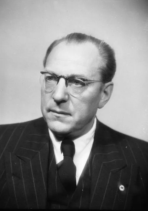 1894年 - オットー・グローテヴォール、政治家、ドイツ民主共和国（東ドイツ）首相（+ 1964年）