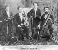 1900年 - オトカル・ノヴァーチェク、ヴァイオリニスト、作曲家(* 1866年)