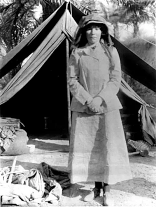 1926年 - ガートルード・ベル、イギリスの女性情報員、考古学者、紀行作家、登山家（* 1868年）