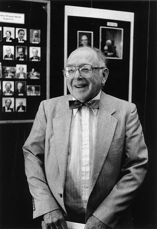 2001年 - クリフォード・シャル、物理学者(* 1915年)