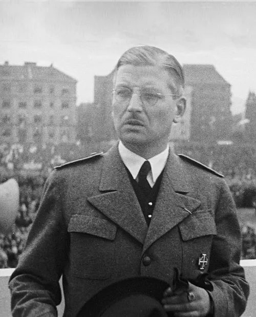 1977年 - クルト・シュシュニック、オーストリア首相（* 1897年）