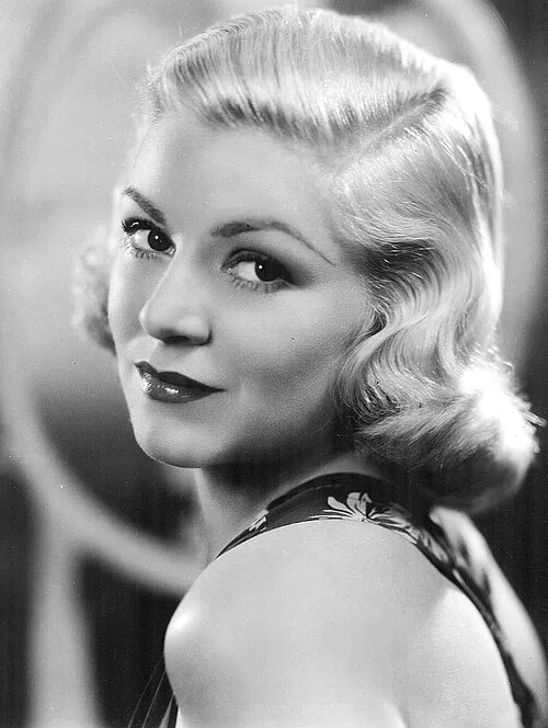 1910年 - クレア・トレヴァー、女優(+ 2000年)