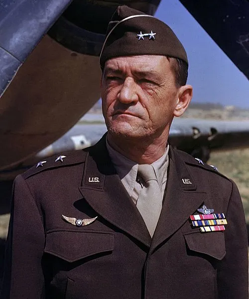 1958年 - クレア・リー・シェンノート、軍人(* 1893年)