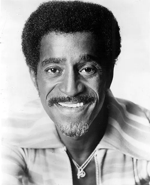 1925年 - サミー・デイヴィスJr.、歌手、俳優、エンターテイナー(+ 1990年)