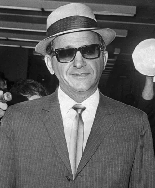 1975年 - サム・ジアンカーナ、マフィアのボス（* 1908年）