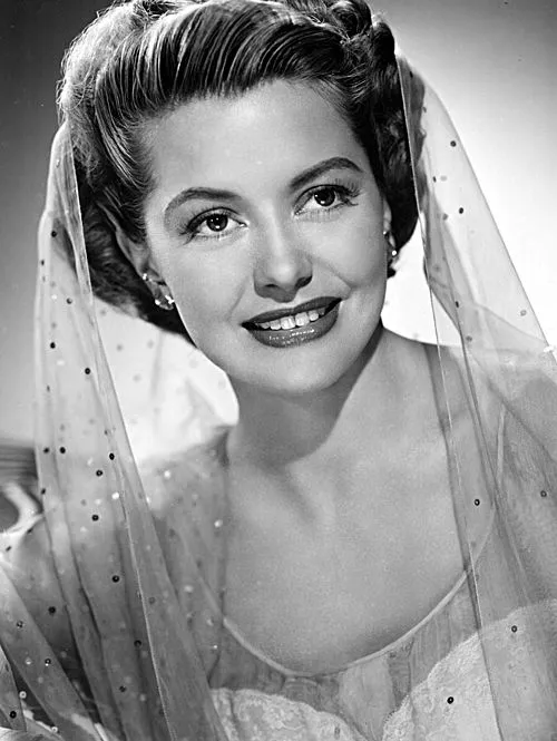 1921年 - シド・チャリシー、女優、ダンサー(+ 2008年)