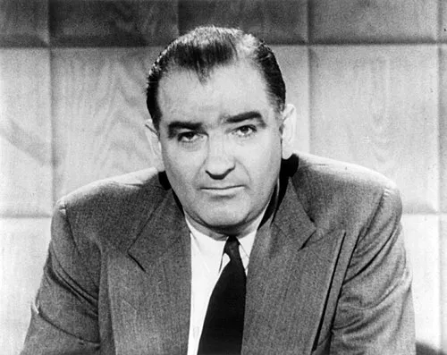 1908年 - ジョセフ・マッカーシー、政治家（+ 1957年）