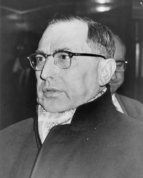 1897年 - ジョゼフ・プロファチ、コーサ・ノストラのプロファチ一家(現コロンボ一家)のボス(+ 1962年)