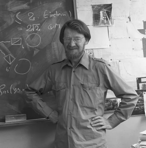 1928年 - ジョン・スチュワート・ベル、物理学者（+1990年）