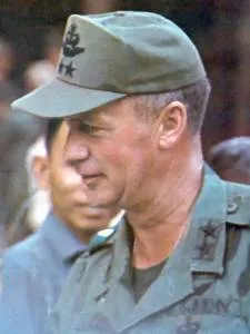 1922年 - ジョージ・ケイシー、軍人（+ 1970年）