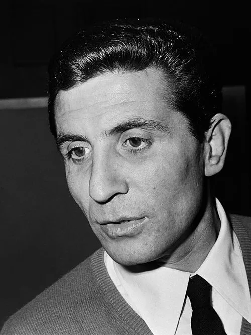 1927年 - ジルベール・ベコー、歌手、作曲家、ピアニスト、俳優（+ 2001年）